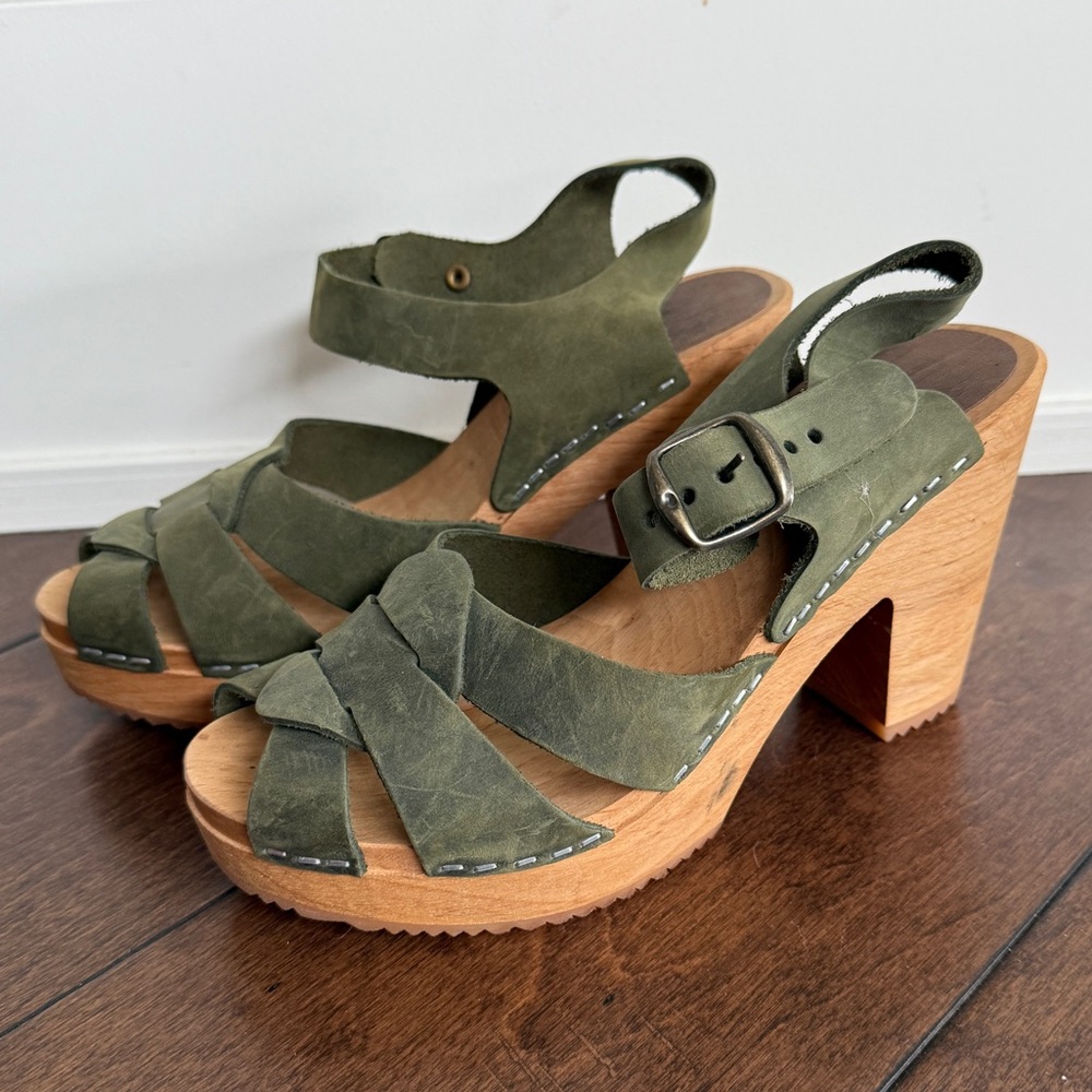 MIA Sz 7.5 38 Sandals Olive Green Leather Peep Toe Wooden Heel Clog